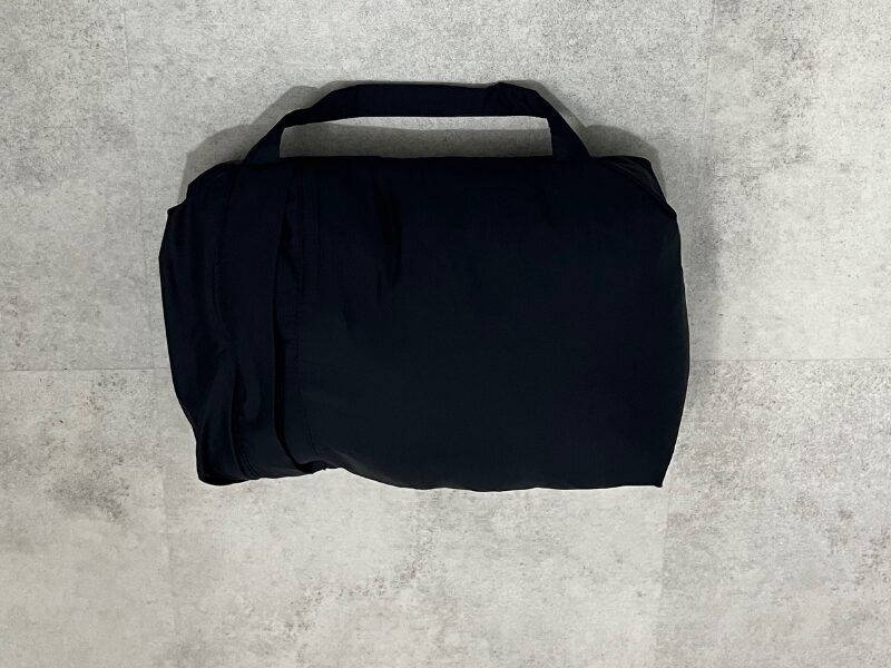 ノースフェイス シェルブランケットを収納したときの裏側