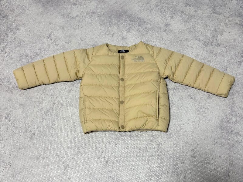 ノースフエイス ベビーダウンを広げて上から見た様子